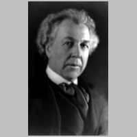Frank Lloyd Wright, photo Wikipedia.jpg